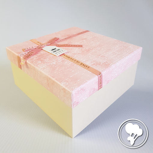 Square-Shaped Gift Boxes