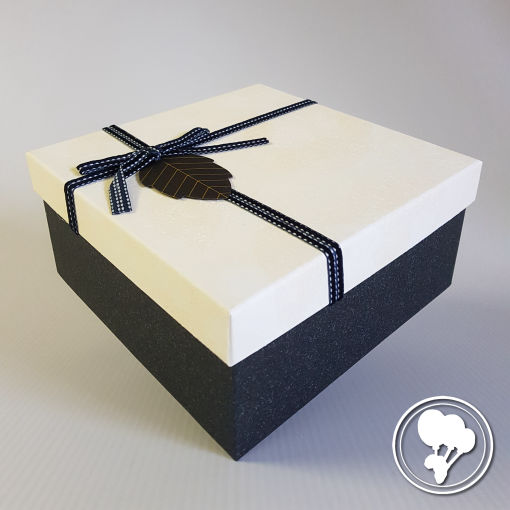 Square-Shaped Gift Boxes